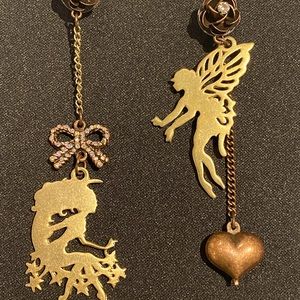 Betsey Johnson Pixie Fairy Mismatch Earrings 🧚‍♀️